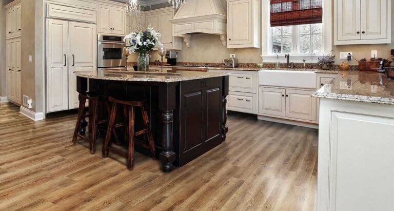 家有萌寵也不怕,和毛孩子嗨翻天。 家有萌寵也不怕,和毛孩子嗨翻天。